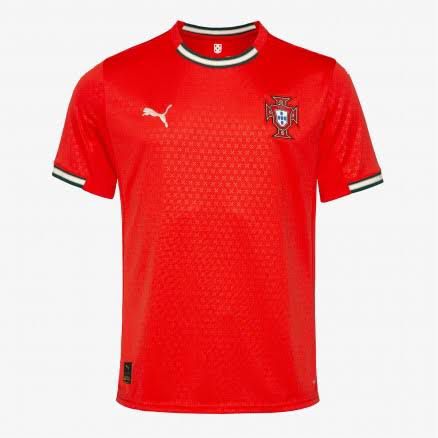 Short sleeve Portugal home kit (2025/26)