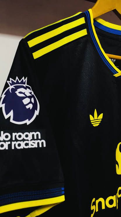 short sleeve Manchester United 2025/26 Third kit (black and yellow kit)